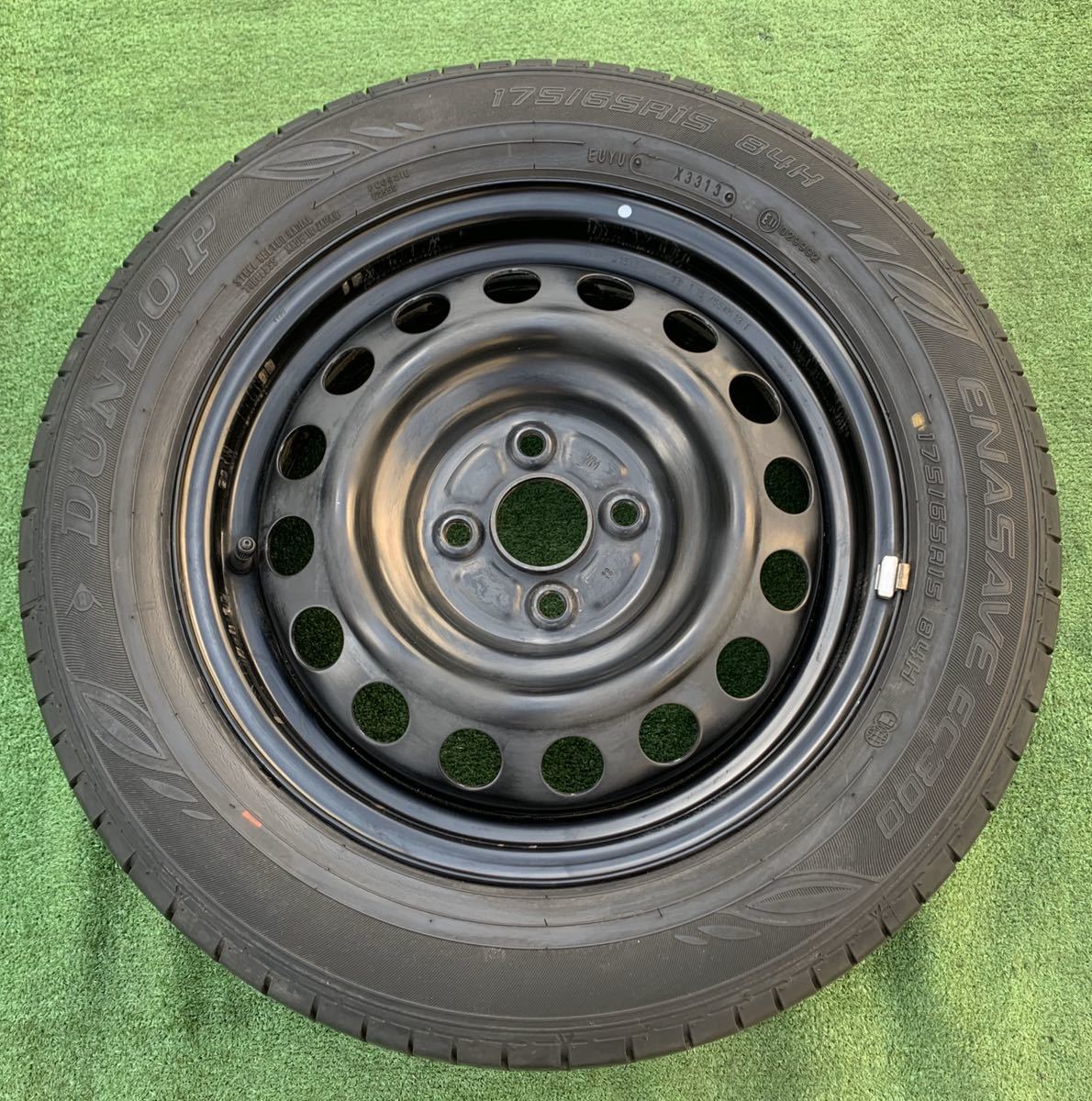 セール，新作 トヨタ アクア 純正 15in 5.5J +39100 DUNLOP 175/65R15 ヴィッツ シエンタ bB ポルテ 1本のみ(ラジアルタイヤ)｜売買されたオークション情報、yahooの商品情報をアーカイブ公開 - オークファン 4穴