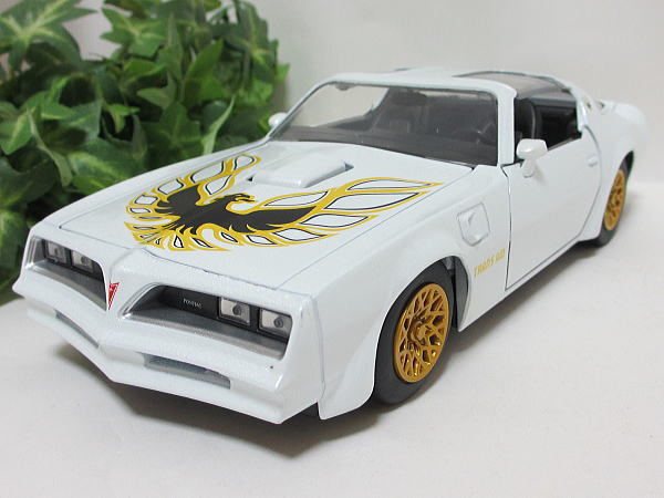 新品/ 1/24 PONTIAC ファイアーバード1977(ホワイト）/BIG TIME/JADA TOYS/ダイキャストミニカー★