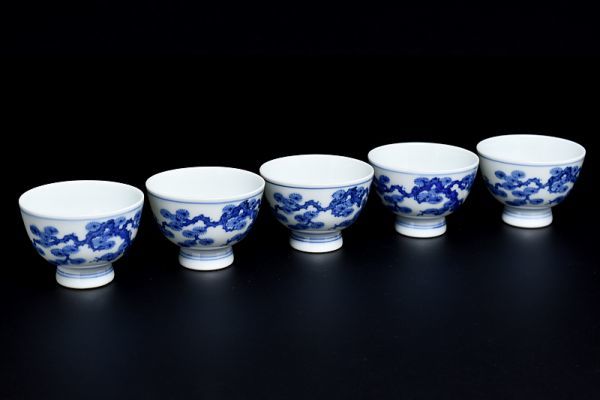 k29【和み】煎茶道具　時代　交趾煎茶茶碗　五客 二世 三浦 竹泉 造 青華 松文 煎茶碗 五客 初代 竹泉妻 梅 識箱 】 京
