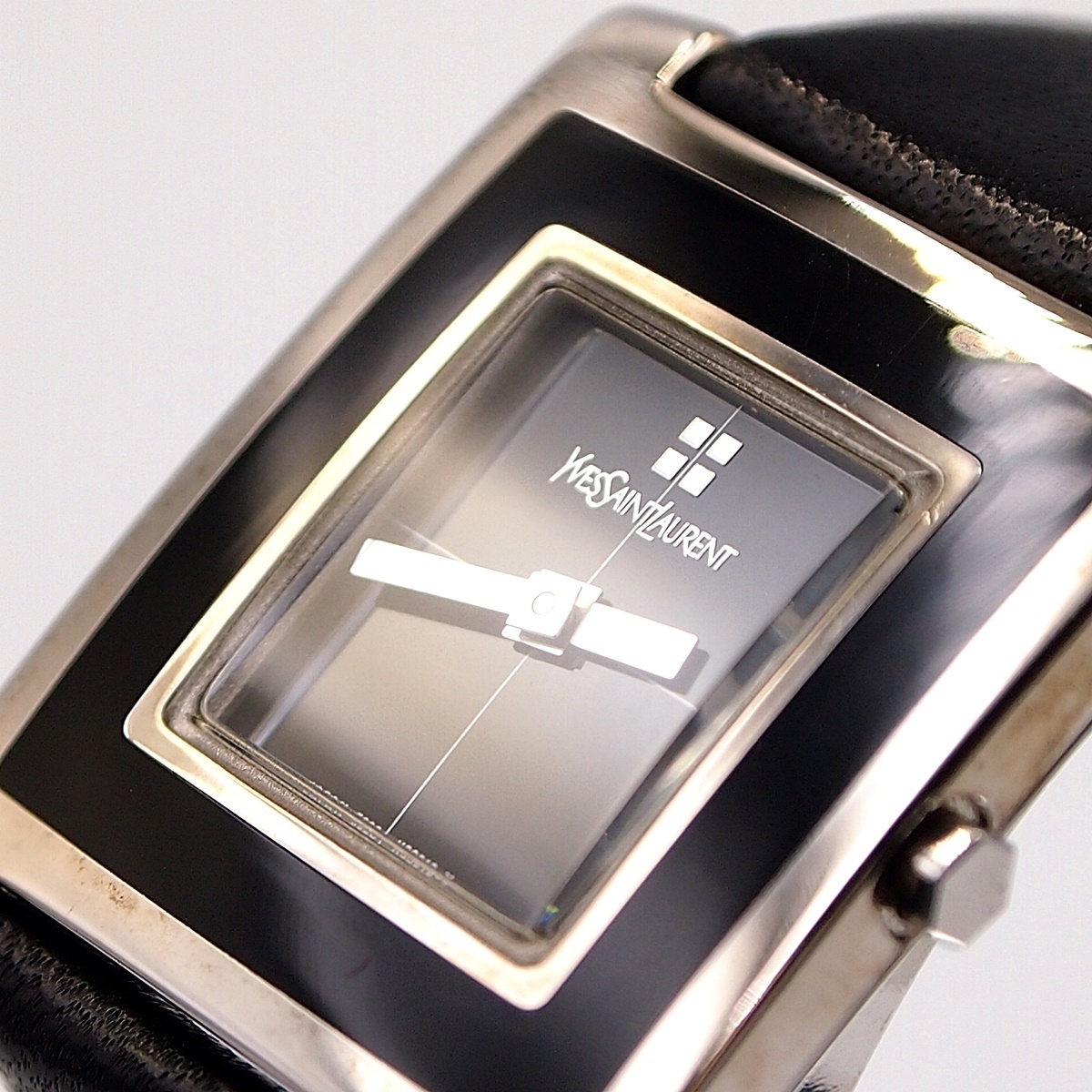 YVES 腕時計 LAURENT アナログ クォーツ サンローラン（ブランドイヴ