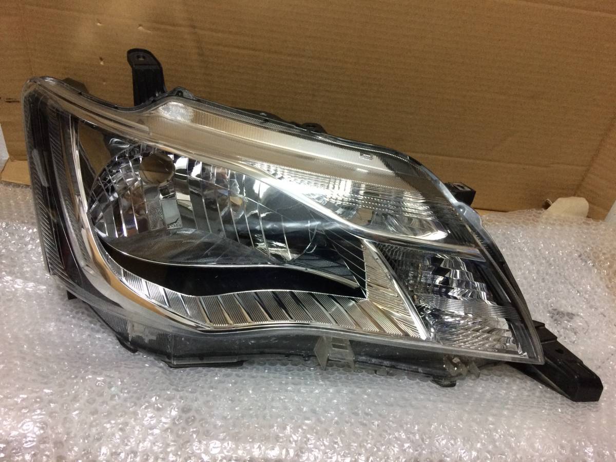 トヨタ カローラ フィールダー NZE161 純正 ハロゲン用 ヘッド ライト 右 Koito 12-581