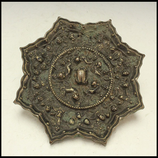 中国美術 銅鏡 獣紋 φ17.5cm 古鏡(K-HA467) 中国美術 銅鏡 獣紋 φ17