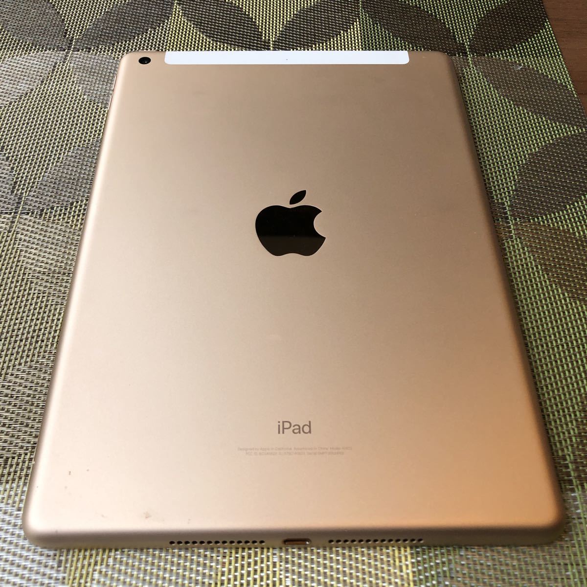 Apple iPad 第五世代 ゴールド 画面ひび割れあり Apple iPad 第5世代