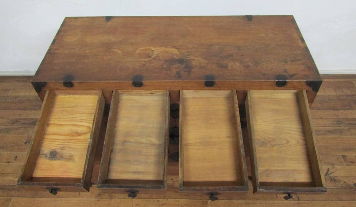李朝 半閉櫃（バンダジ）（1392–1897 CE） | 入蘆花（ロカニイル