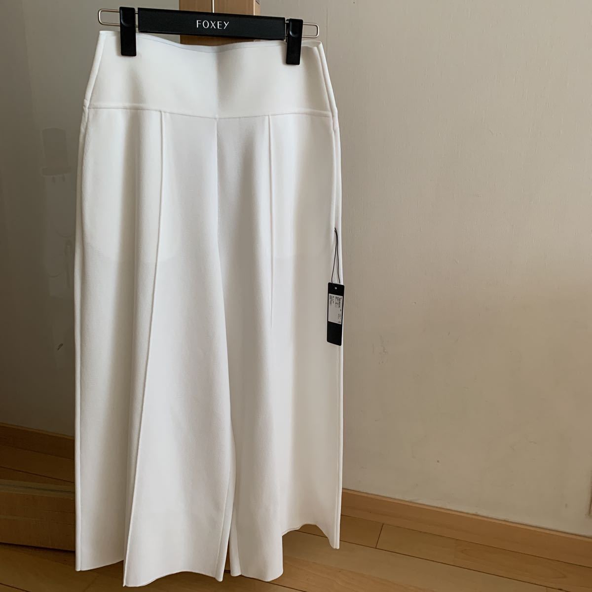 フォクシー 白（パンツ｜ボトムス）：レディース パンツ パンツの通販 