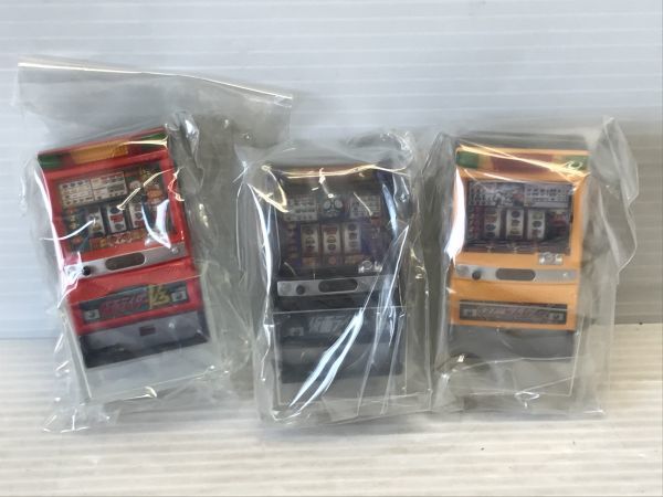 N766-200513-61 パチスロ魂 仮面ライダー VS ショッカー ガシャポン 内