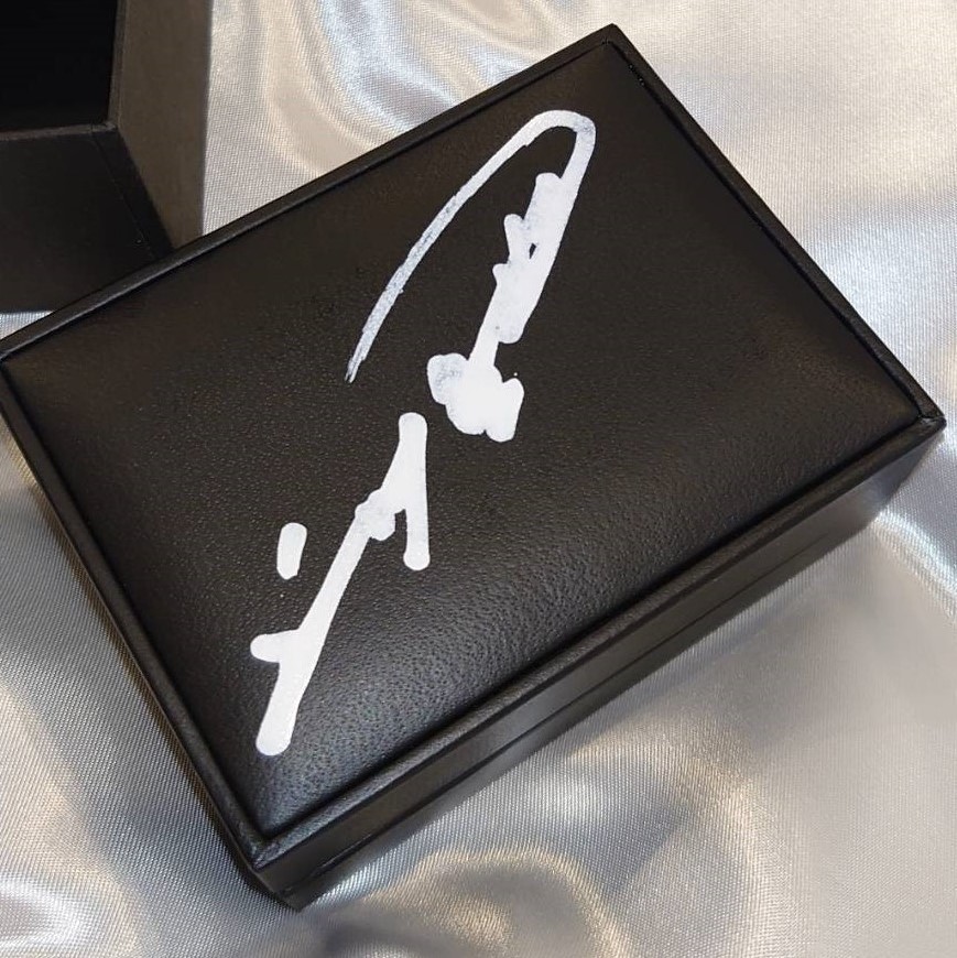 上川隆也 連続ドラマ「エンジェル・ハート」冴羽リョウ役衣装 シルバーネックレス サイン入り外箱付き_3