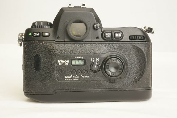一眼フィルムカメラNikon F100 28-105mmAF ジャンク （M101）