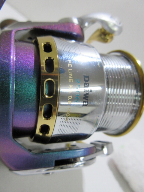 ダイワ エメラルダス LT 2500S-H-DH (リール) 価格比較 - 価格.com