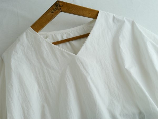 チャオパニック Ciaopanic 大人を救う無敵の清潔感 着回し ブラウス トップス 白 女性用 売買されたオークション情報 Yahooの商品情報をアーカイブ公開 オークファン Aucfan Com