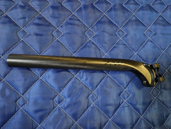  TNI/ティーエヌアイ LW168 軽量カーボンシートポスト &Phi;27.2mm 300mm UD仕上げ マット(直径27.2mm)｜売買されたオークション情報、yahooの商品情報をアーカイブ公開 - オークファン 直径27.2mm
