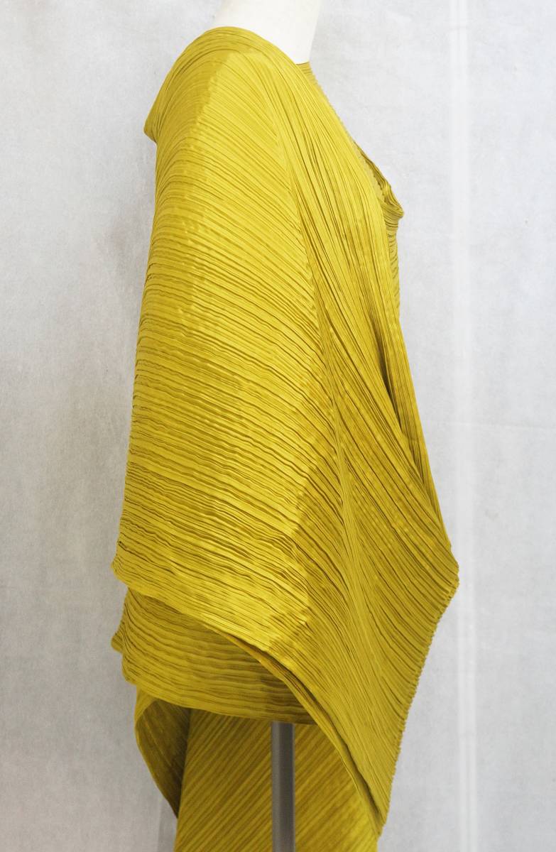 □ ISSEY MIYAKE イッセイミヤケ PLEATS PLEASE 超大判 ポンチョ