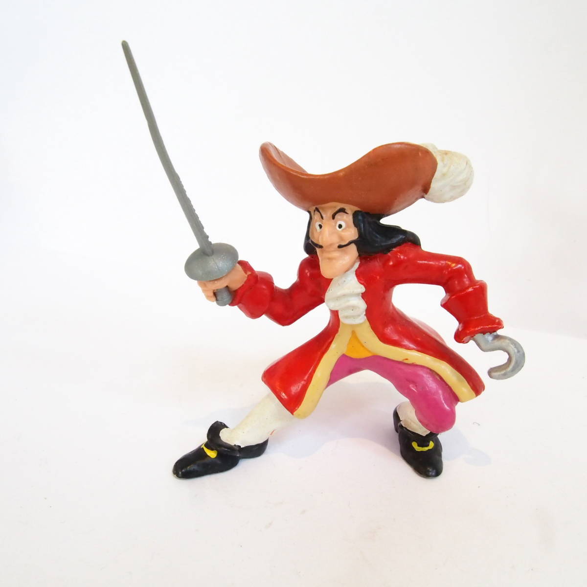 S12 Pvcフィギュア ディズニー フック船長 Bullyland 旧版 ピーターパン ピーターパン 売買されたオークション情報 Yahooの商品情報をアーカイブ公開 オークファン Aucfan Com