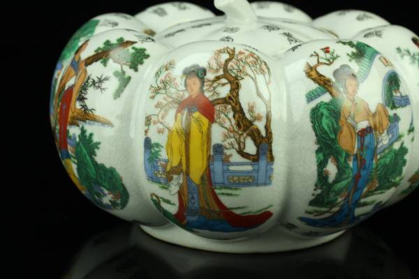 2025，格安 中国古玩 大清乾隆年製 美女図阿古陀型蓋物 時代
