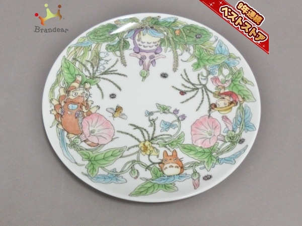 Noritake 限定復刻第2弾グリーンの野ばらのケーキ皿 NORITAKE Noritake（食器）のフリマアイテム一覧 &frasl; オーバルプラター 陶器 - 大皿 ノリタケ 1950年代 各枚数 モダン21cmプレート皿 グリーンライン NORITAKEノリタケ グリーン（ブランドノリタケ）（キッチン用品・食器