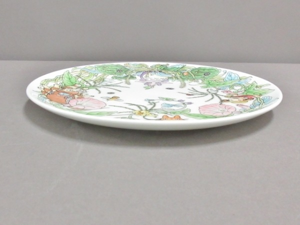 Noritake 限定復刻第2弾グリーンの野ばらのケーキ皿 NORITAKE Noritake（食器）のフリマアイテム一覧 &frasl; オーバルプラター 陶器 - 大皿 ノリタケ 1950年代 各枚数 モダン21cmプレート皿 グリーンライン NORITAKEノリタケ グリーン（ブランドノリタケ）（キッチン用品・食器