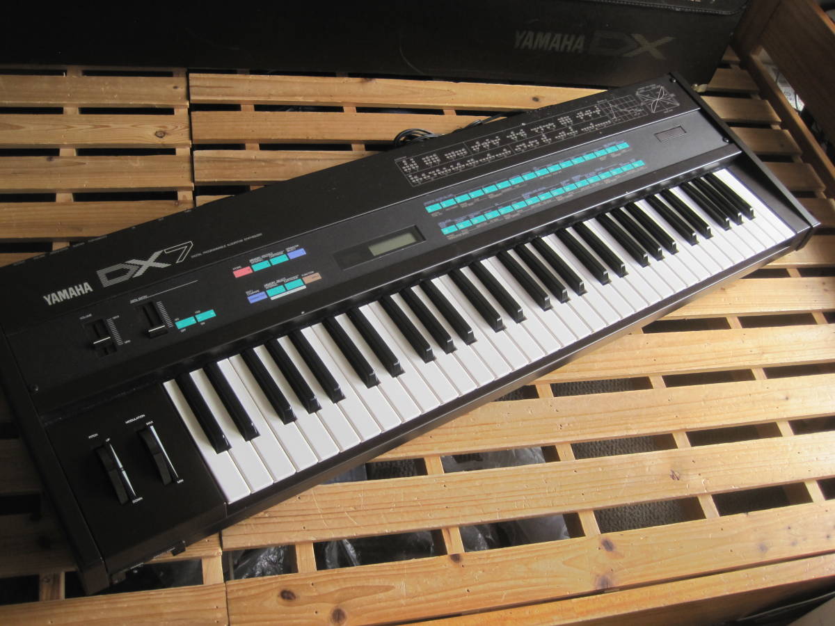 名機 YAMAHA DX7 オプション もたらさ