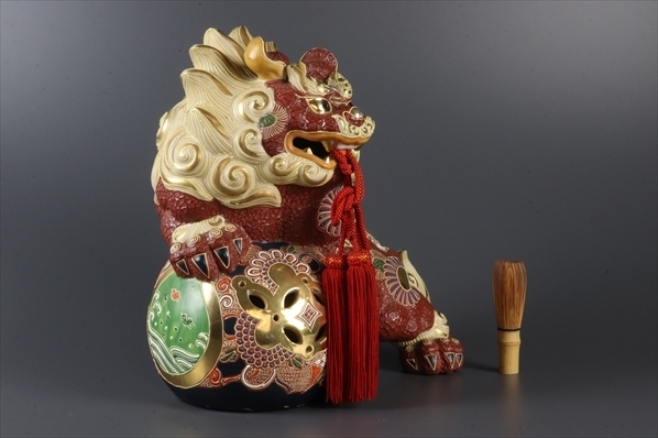玉乗り獅子 九谷焼 玉獅子 狛犬 置物 - 八幡窯 魔除け 唐獅子 陶器