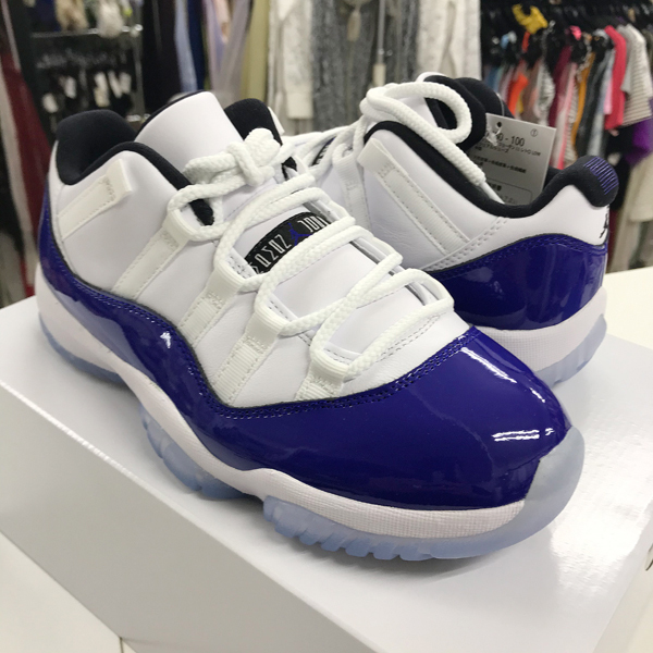  ラスト 25センチ/ NIKE WMNS AIR JORDAN RETRO 11 LOW ナイキ ウイメンズ エア ジョーダン11 ロー /US 8 国内正規品(25.0cm)｜売買されたオークション情報、yahooの商品情報をアーカイブ公開 - オークファン 25.0cm