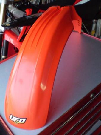 XLR250R[MD20・MD22] UFOフロントフェンダー[R119系/オレンジ] XR250R