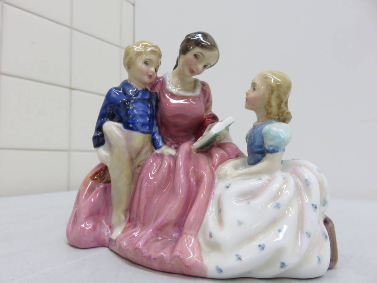 ロイヤルドルトン　フィギュリン The Beditime Story 陶器人形 ロイヤルドルトン Royal Doulton 「The Bedtime Story」 陶器人形