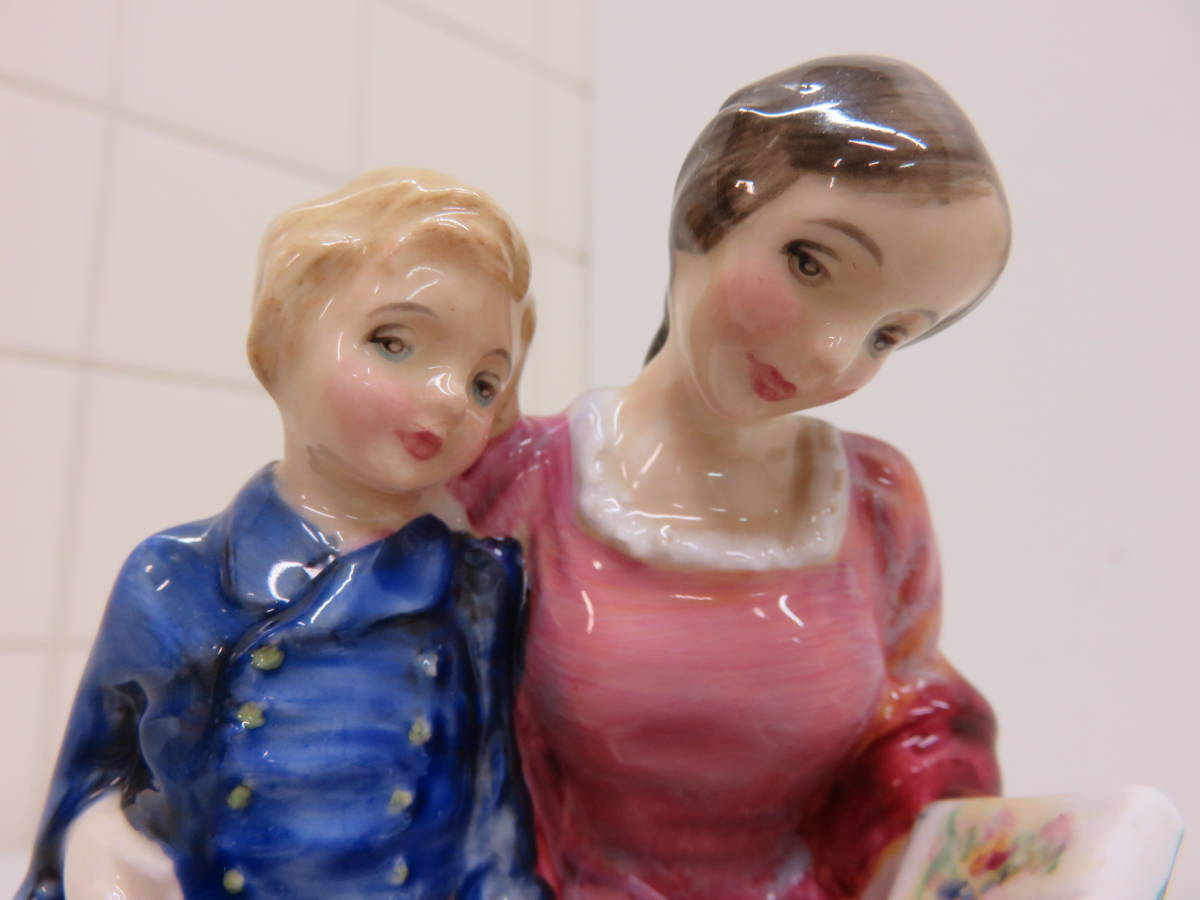 ロイヤルドルトン　The Bedtime Story フィギリン　陶器人形　英国 ロイヤルドルトン The Bedtime Story フィギリン 陶器人形 英国