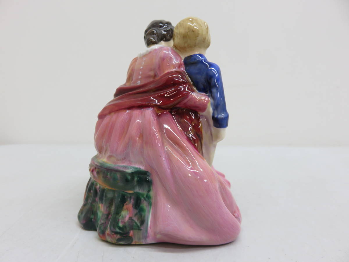 ロイヤルドルトン Royal Doulton 「The Bedtime Story」 陶器人形