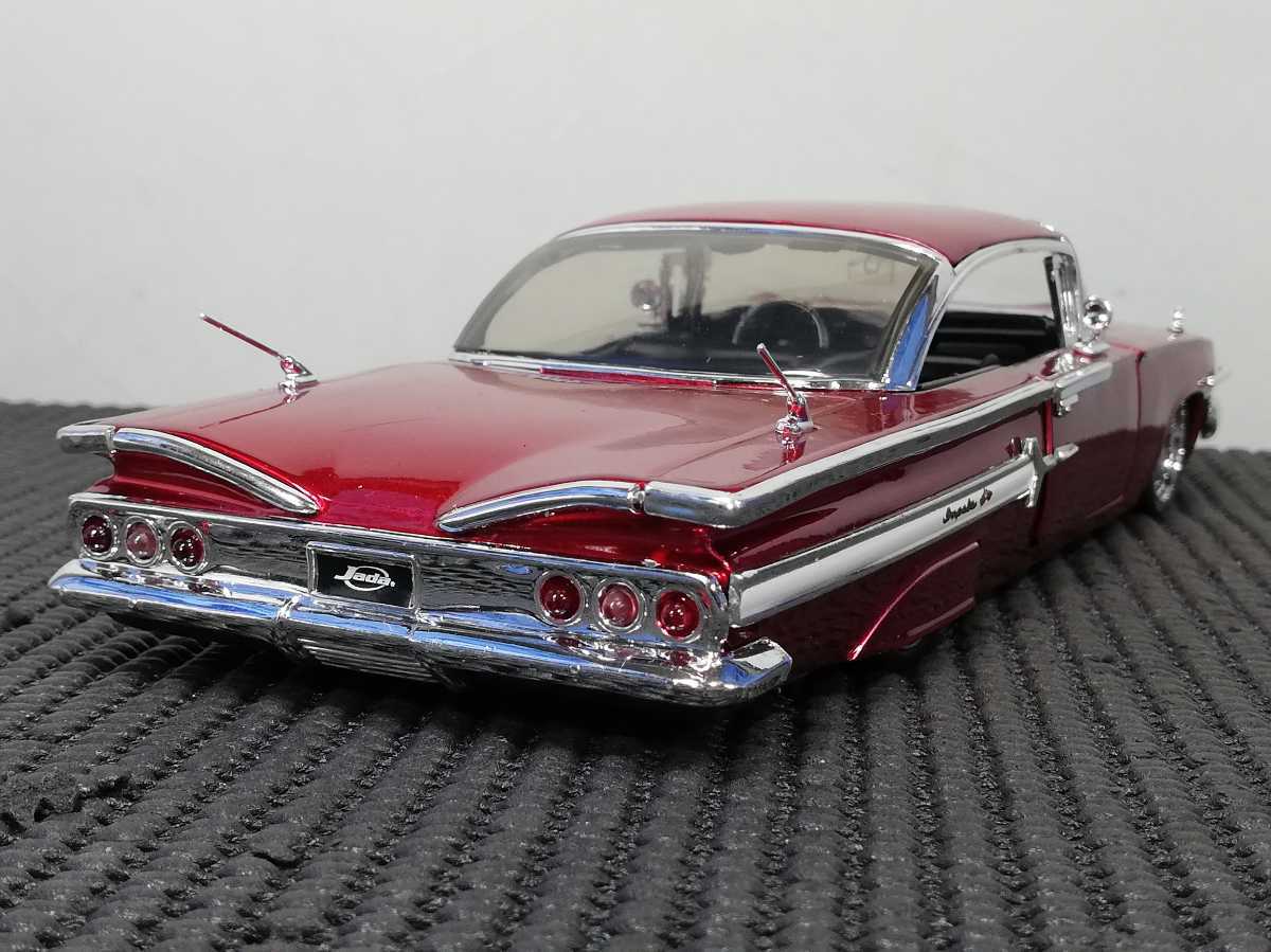 1960 シボレー インパラ ミニカー 1/24 JadaToys アメ車 ビンテージ
