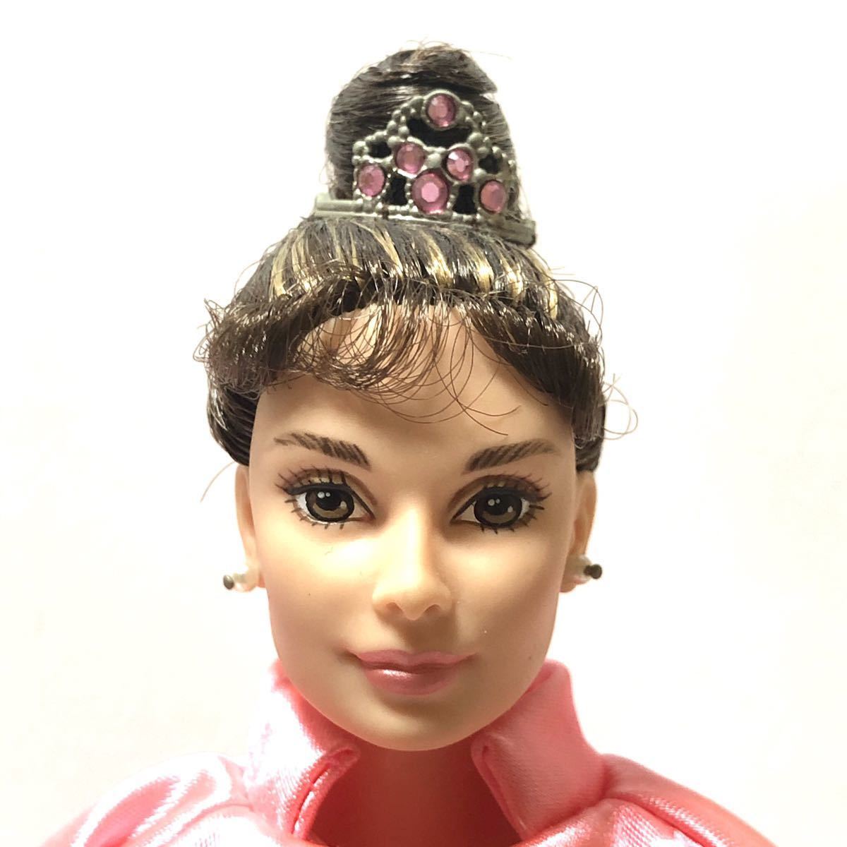 バービー ティファニー 朝食を オードリー ヘップバーン Barbie Audrey Hepburn ピンクコート ハリウッドムービースター 売買されたオークション情報 Yahooの商品情報をアーカイブ公開 オークファン Aucfan Com
