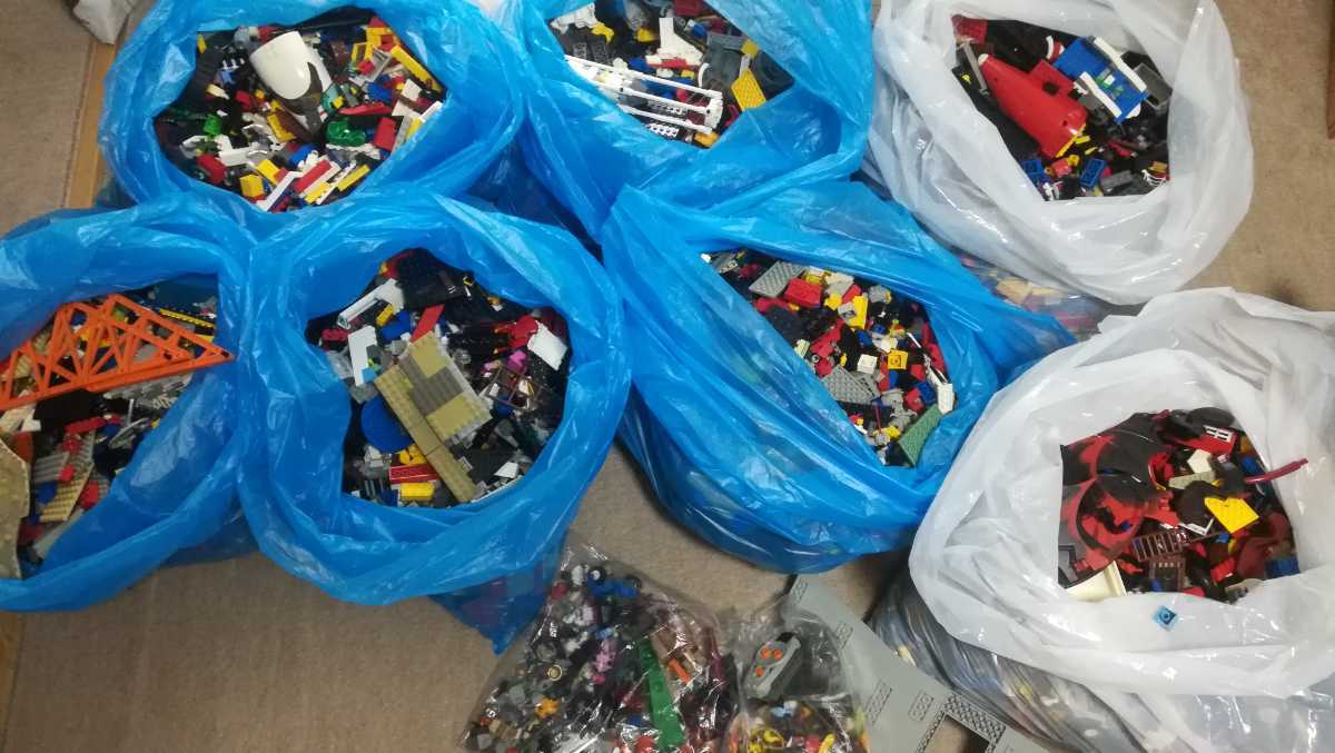  レゴブロック 大量約40kg ミニフィグ スターウォーズ バットマンなど(LEGO)｜売買されたオークション情報、yahooの商品情報をアーカイブ公開 - オークファン その他