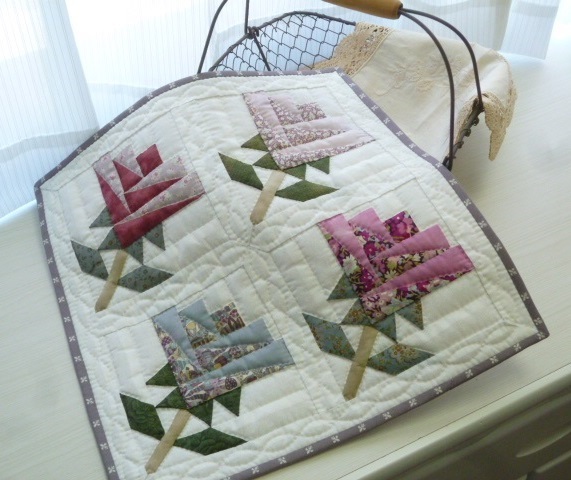 バラのパッチワークキルト パッチワークキルト - 花柄 GALLERY