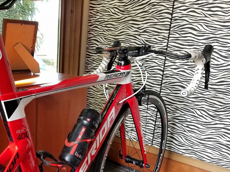 3T aeronova team 420mm 中古品 ハンドル ロード 純日本製 3T Aeronova Team カーボンドロップハンドル 420mm(C-C) 中古