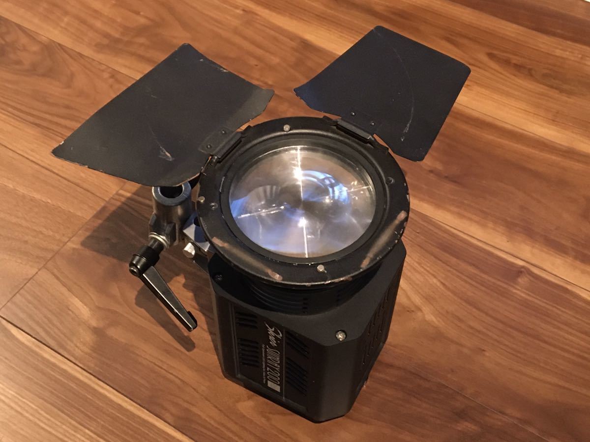 Skier Sunray | プロ機材ドットコム、照射角度を変えられるLEDライトを発売 プロ機材ドットコム、撮影用LED照明2機種「Skier Sunrayキューブ 楔石攝影怪兵器 FOCUS DT200 比價比個夠BigGo 2026年6月| 200的價格推薦- LEDライト Vook(ヴック) 3選 色温度可変になった、モノブロックストロボ型の大光量LED