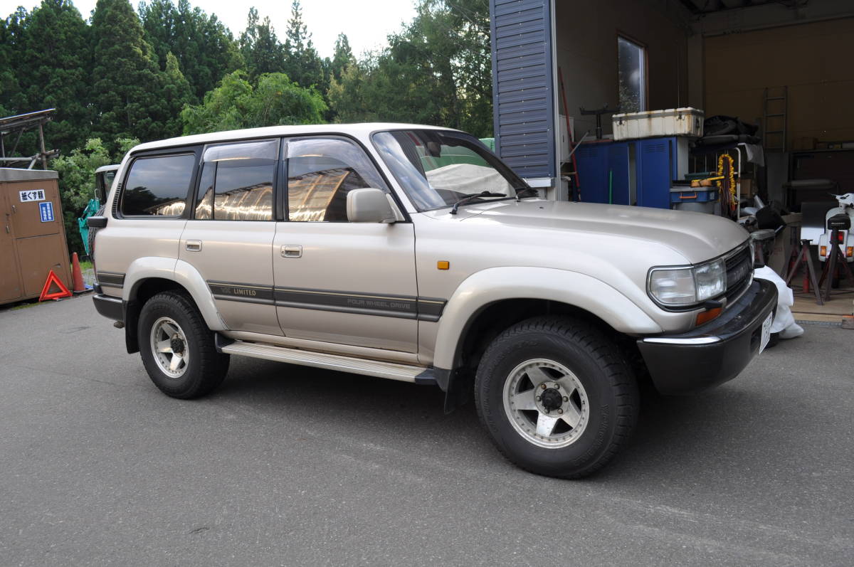 希少ランクル80系 HDJ81V アンプ 中古