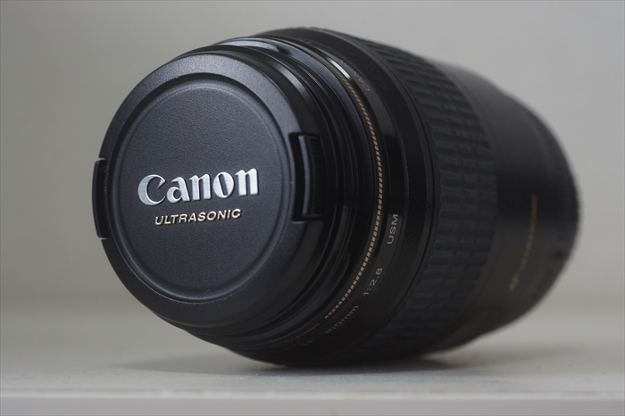 魅力の Canon キヤノン EF 100mm F2.8 Macro(マクロ) USM