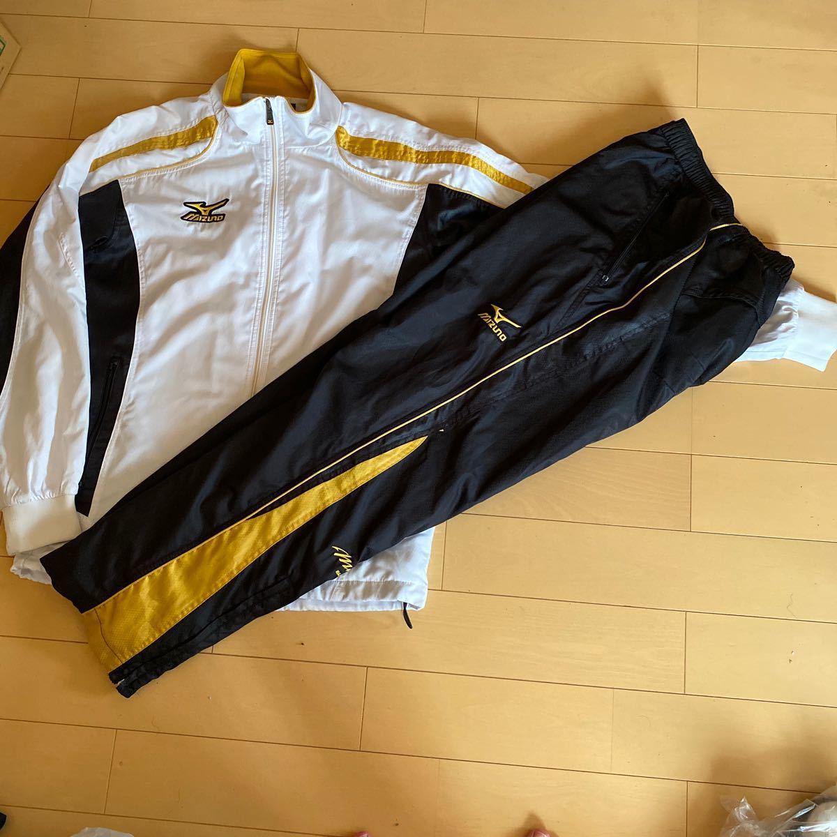 【得価，お買い得】 MIZUNO ミズノプロ ウィンドブレーカー上下 LO(ミズノ)｜売買されたオークション情報、yahooの商品情報をアーカイブ公開 - オークファン ナイロン