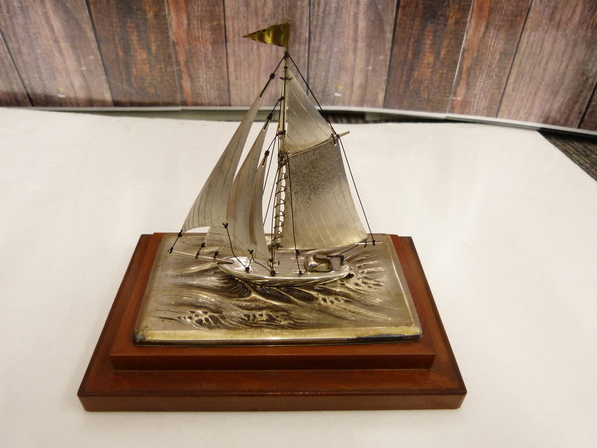 純銀製 帆船置物 STERLING SILVER ガラスケース　シルバー 純銀製 帆船 船 ヨット 模型船 ガラスケース シルバー 銀細工 置物
