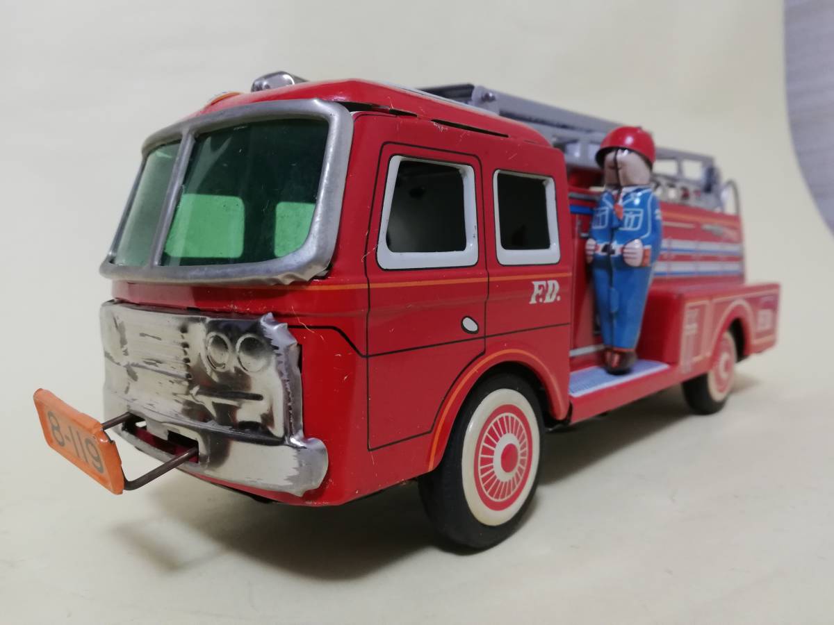 アサヒ玩具 ATC MGA1600 ブリキ フリクション 当時物 アサヒ玩具 ATC MGA1600 ブリキ フリクション 当時物 - メルカリ