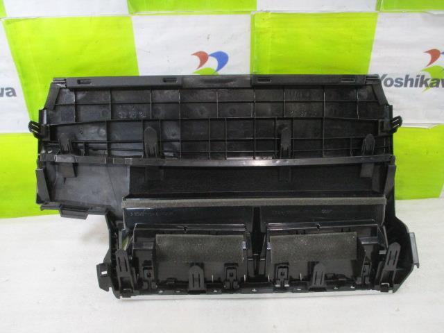 プリウスα ZVW41W エアコン吹き出し口 16310579 プリウスα エアコン