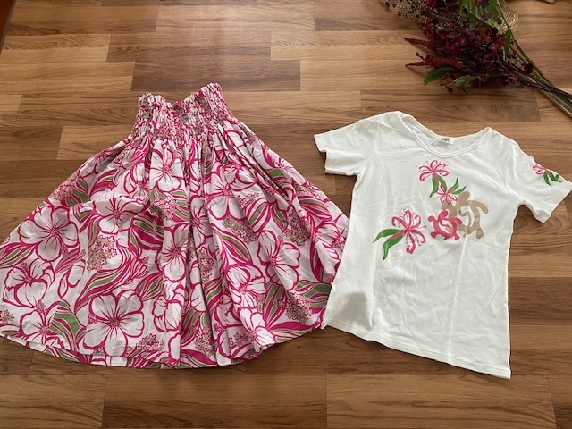 高品質，大得価 フラダンス パウスカート＆半袖Ｔシャツセット ハイビスカス 白ピンクグリーン系 日本製 綿１００ Mahalo(フラダンス)｜売買されたオークション情報、yahooの商品情報をアーカイブ公開 - オー フラダンス