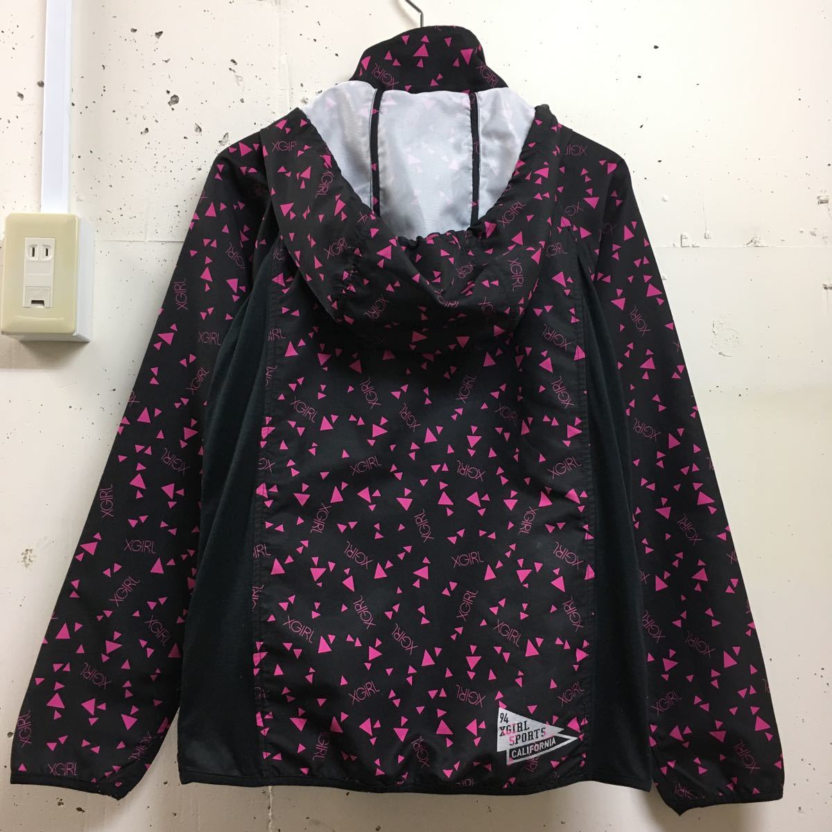 X Girl Sports エックスガール スポーツ ナイロンジャケット パーカー 黒 ピンク 総柄 ロゴ レディース M ジャンパー ブルゾン 売買されたオークション情報 Yahooの商品情報をアーカイブ公開 オークファン Aucfan Com X Girl Sports エックスガール スポーツ ナイロンジャケット パーカー 黒 ピンク 総柄 ロゴ レディース M ジャンパー ブルゾン 売買されたオークション情報 Yahooの商品情報をアーカイブ公開 オークファン Aucfan Com