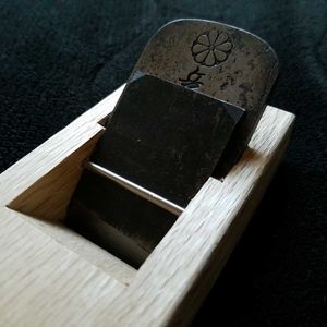 小鉋 42ミリ 共裏 銘【兵部】鉋 鋸 新品未使用 （清忠 鑿のYahoo 