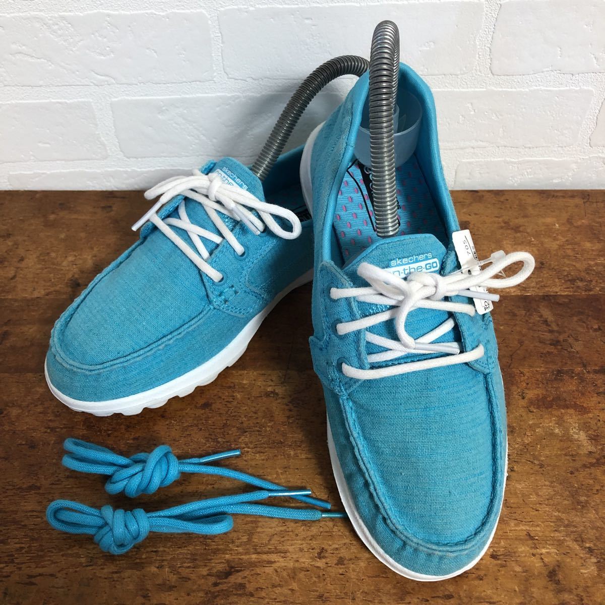1143 Skechers スケッチャーズ スニーカー レディース サイズ 22 5 水色 靴 シューズ 軽量 22 5cm 売買されたオークション情報 Yahooの商品情報をアーカイブ公開 オークファン Aucfan Com