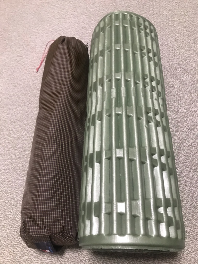 激安大特価，安い DESERT WALKER コット グリーン デザートウォーカー＋THERMAREST サーマレスト マット リッジレスト120 セット(コット)｜売買されたオークション情報、yahooの商品情報をアーカイブ公開 - オークファ コット