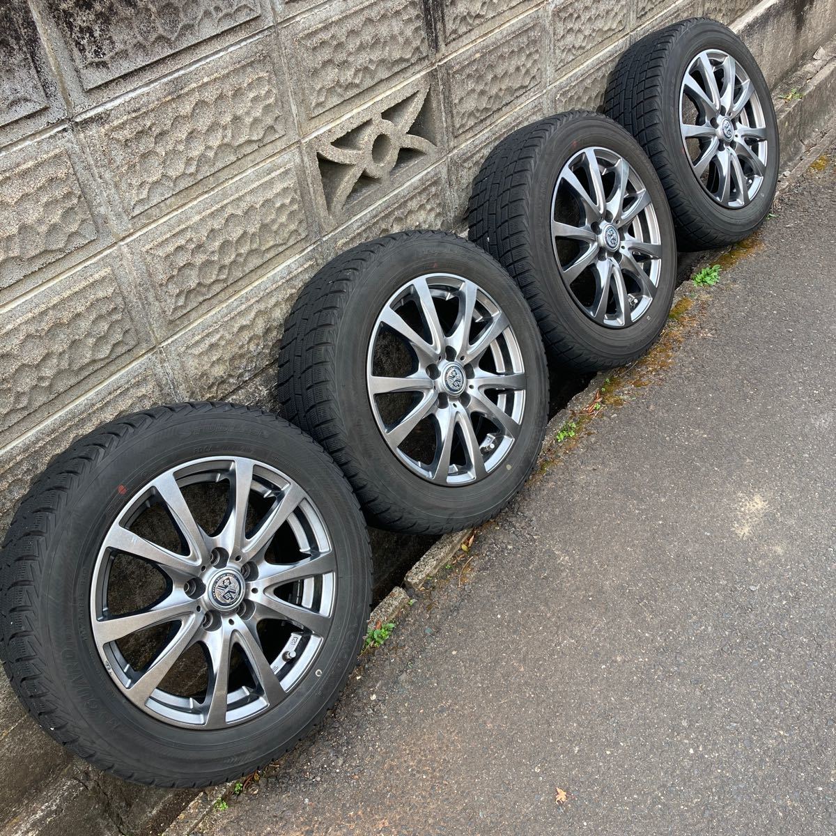 車 15インチ スタッドレスタイヤセット使用1シーズン