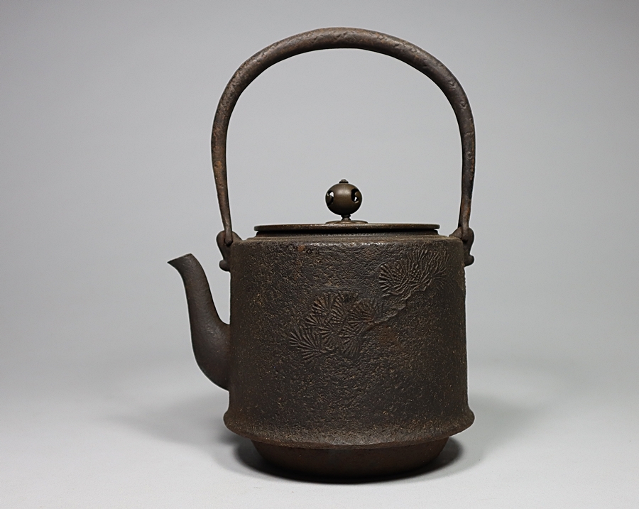 古美術】煎茶道具 松寿堂造 松文彫り 鉄瓶 うぶ品