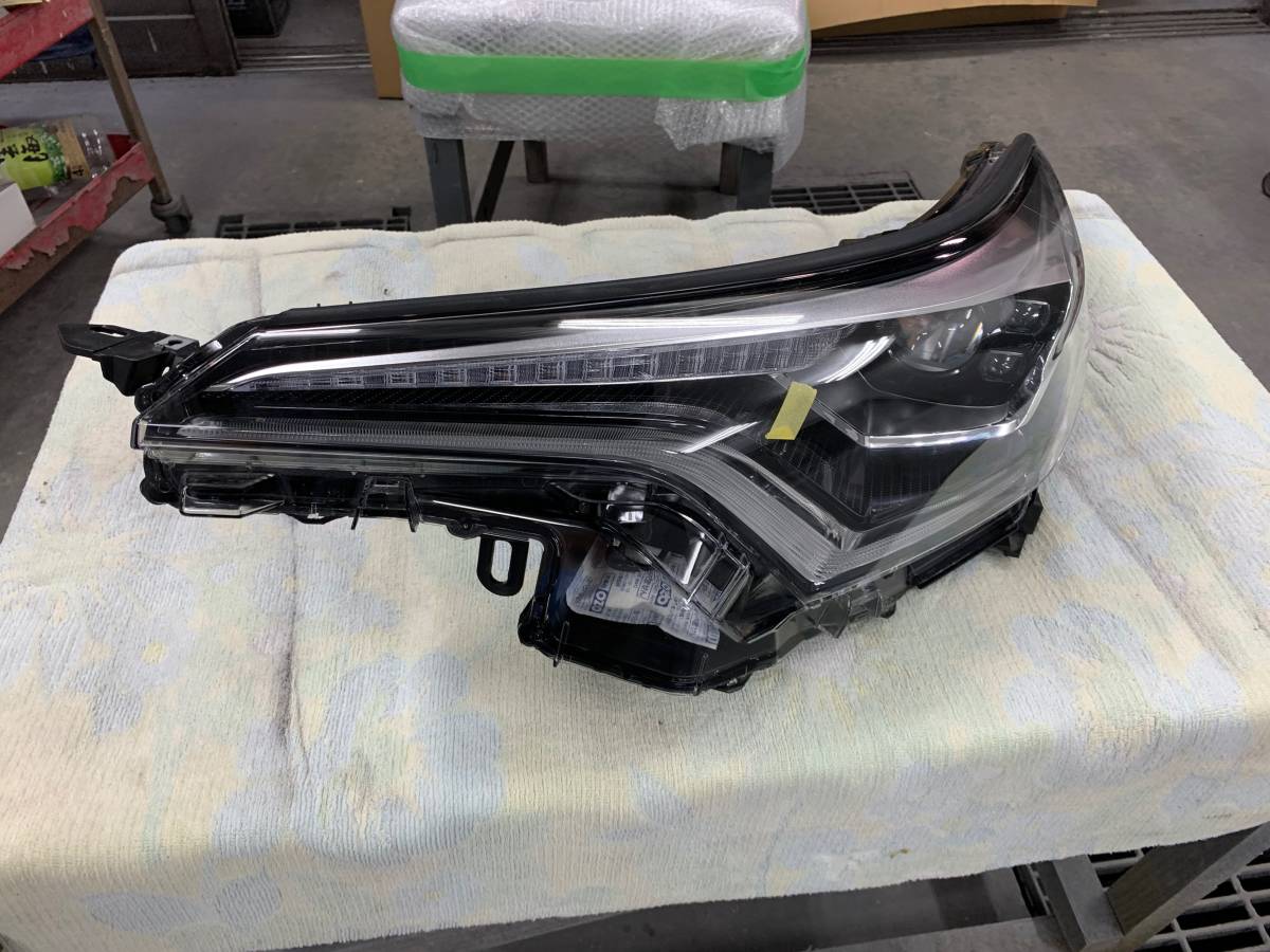 C-HR ヘッドライト LED LEDヘッドライト トヨタ KOITO NGX50 後期 0