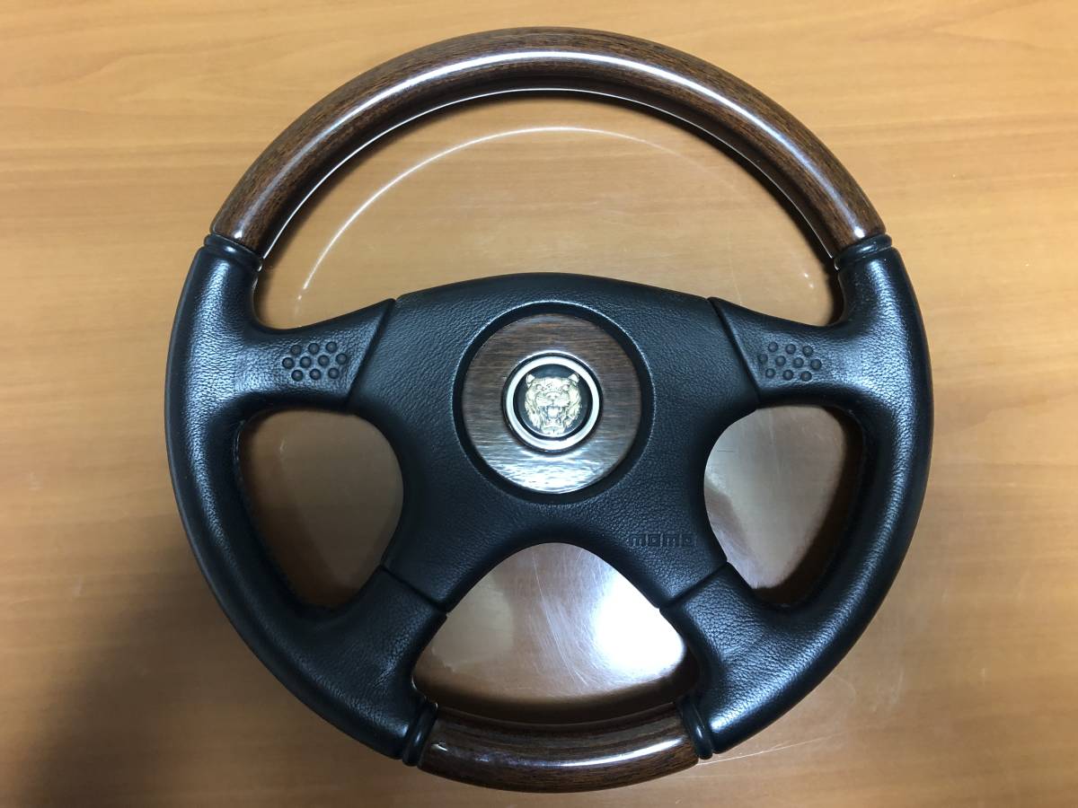 美品 MOMO ウッドステアリング オリンピックIII ジャガーホーンボタン 