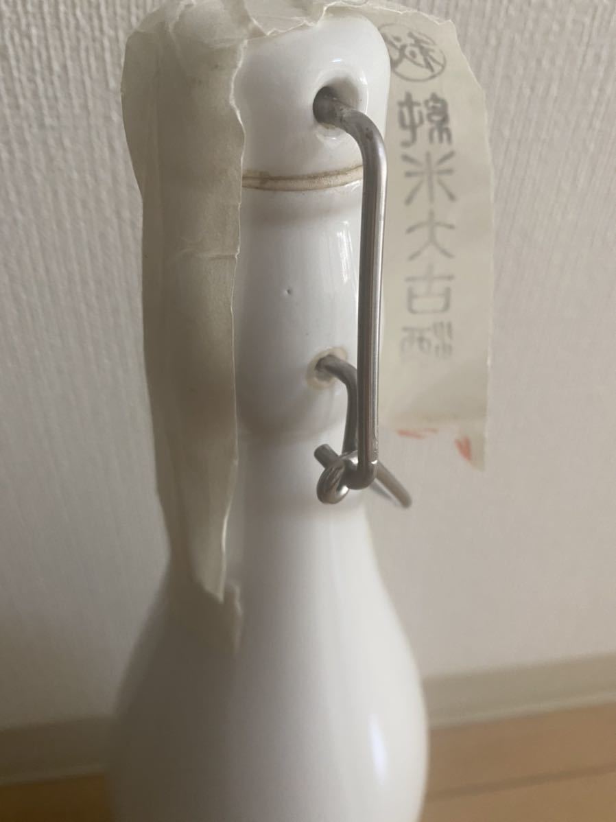 【幻級 未開封】日本酒 十四代 純米大古酒 秘蔵酒 1.8L 白陶器　純米吟醸 播州 十四代 秘蔵酒 純米大古酒 09｜Yahoo!フリマ（旧PayPayフリマ） ☆注目! 製造年月2018.7