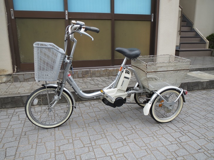 セール BRIDGESTONE ブリジストン 電動アシスト付き３輪自転車 アシスタワゴン ブリリアントシルバー 引き取り限定(電動アシスト自転車)｜売買されたオークション情報、yahooの商品情報をアーカイブ 電動アシスト自転車